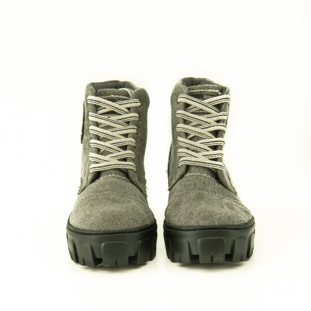 
                  
                    Load image into Gallery viewer, The Wildlife  Minimalist Combat Boots
                  
                